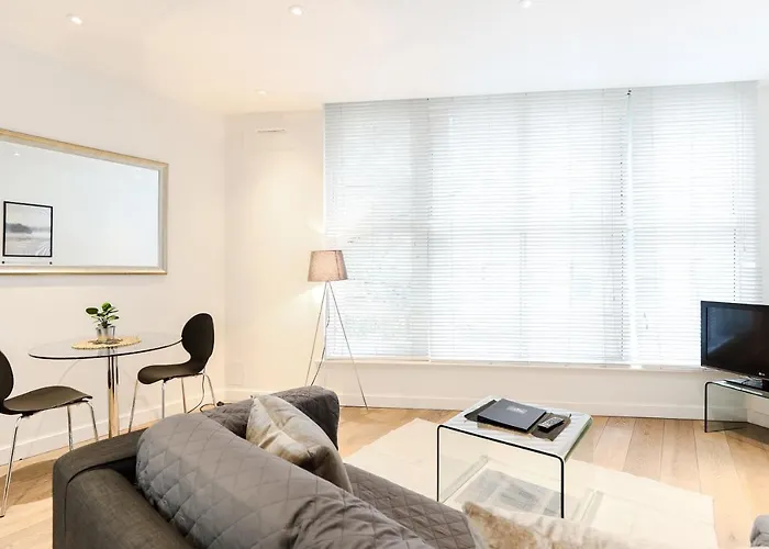 Trafalgar Square By Excel Apartments London