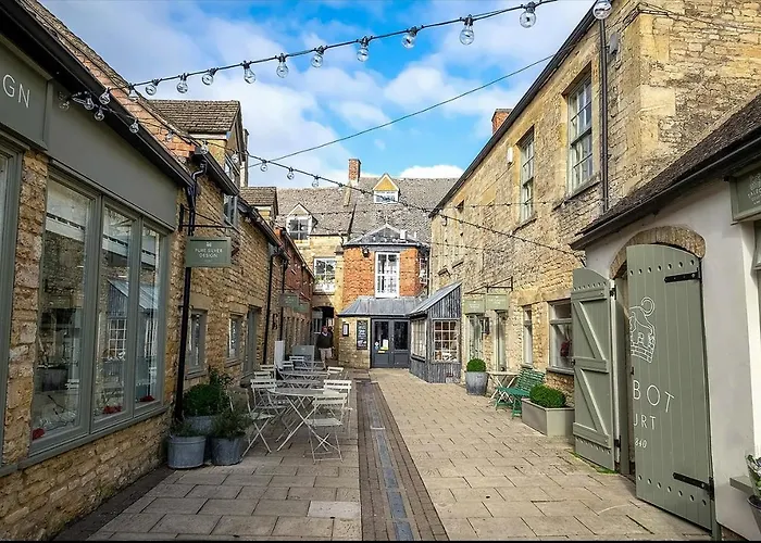 Private Cotswold Apartment With Private Parking! Stow-on-the-Wold