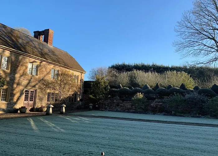 Sturminster Newton Hotels