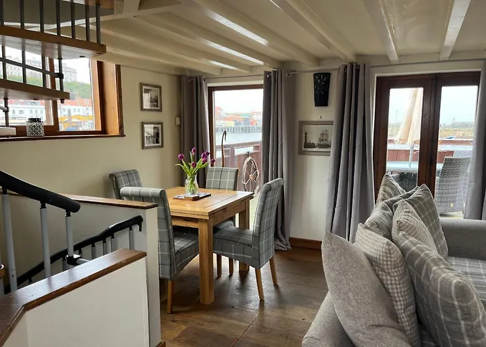 Whitby hotels near Whitby Harbour