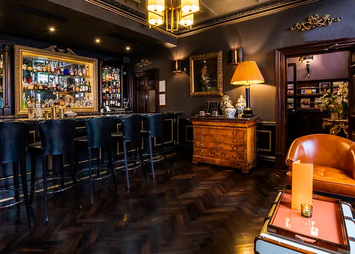 London hotels near National Gallery