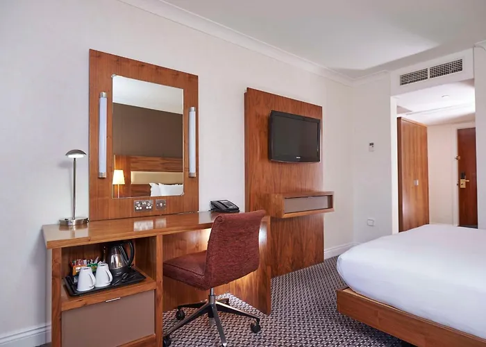 Almondsbury Hotels