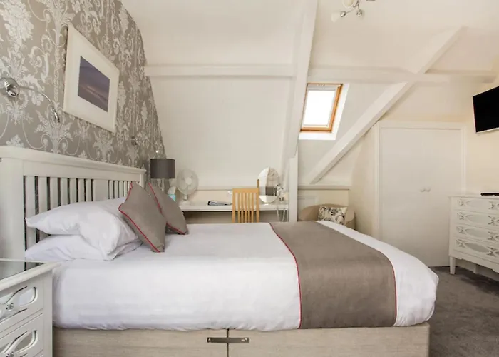 Mousehole Hotels
