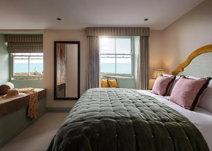 St Austell hotels near Charlestown Harbour