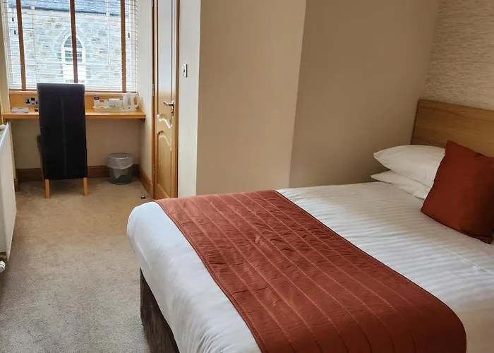 Kirkcaldy Hotels