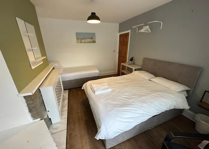 Spacious Stylish Residence Leeds 