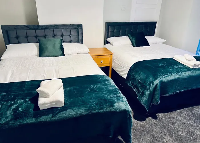 The Coral Guest House Southampton, Family Rooms, Suitable For Contractors