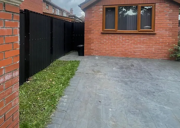 Private Guest House/Annexe Salford 
