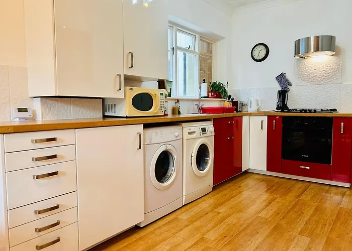 Private Little Connaught 2 Bed House Pet Friendly Villa Portsmouth
