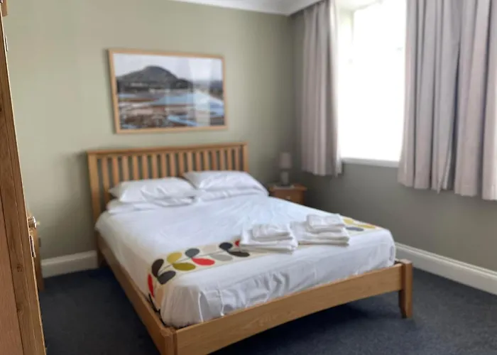 Penrhyndeudreath Hotels