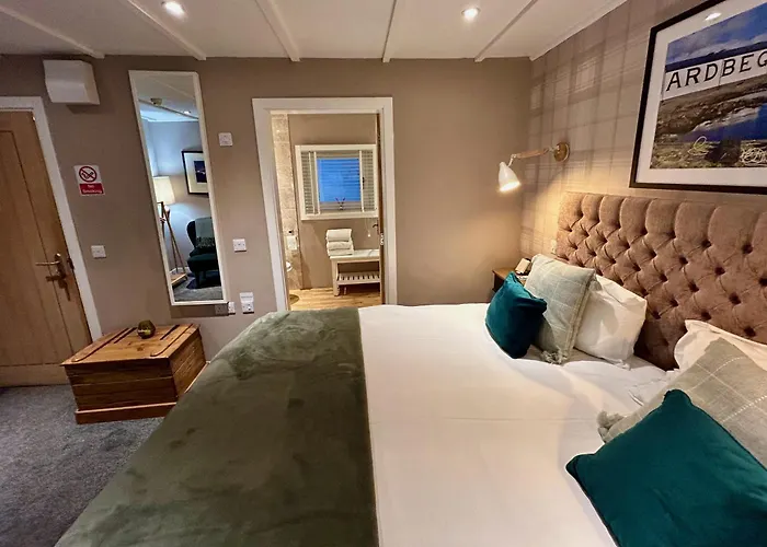 Port Charlotte Hotels