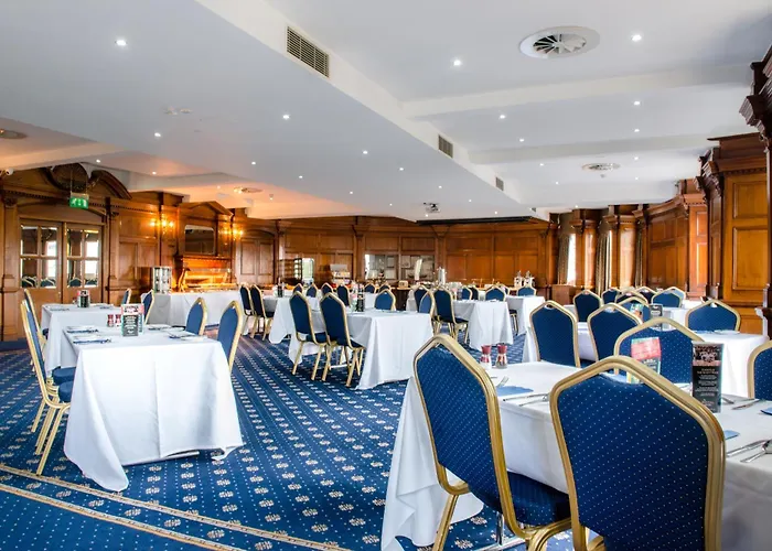 Cardiff hotels near Cardiff Castle