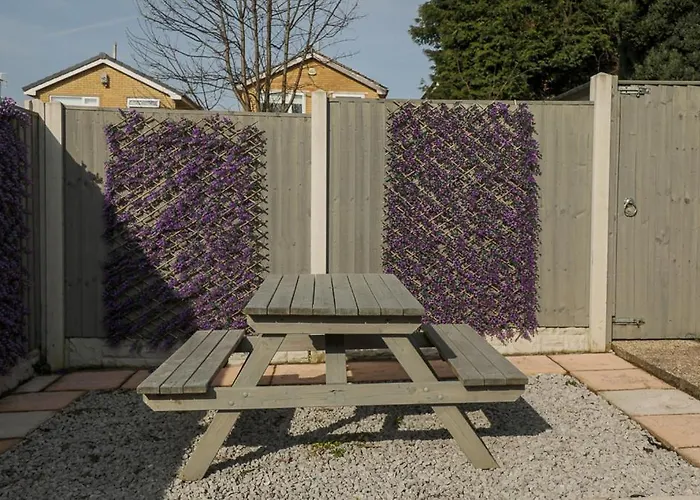 Modern Cozy Retreat-Family-Friendly-Near City & Peak District Sheffield