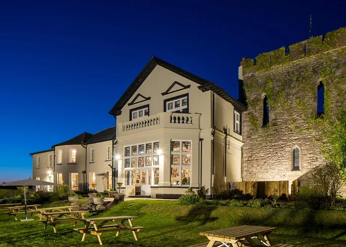 Carno Hotels