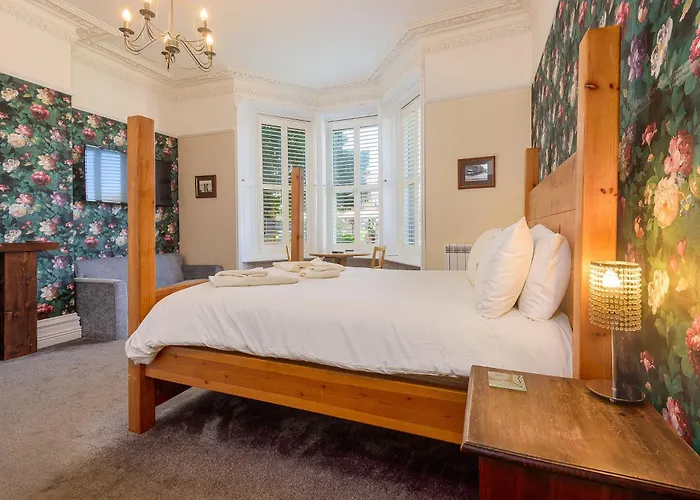 Hillcrest Whitby Bed & Breakfast