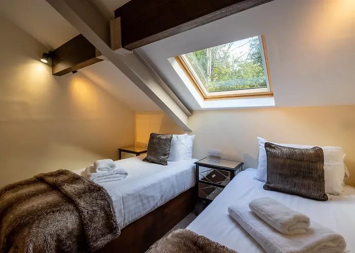 Windermere hotels near Lake Windermere