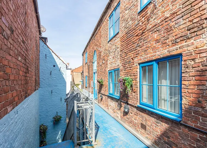 Whitby hotels near 199 Steps