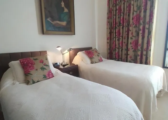 Badger Towers Bed & Breakfast Cheltenham
