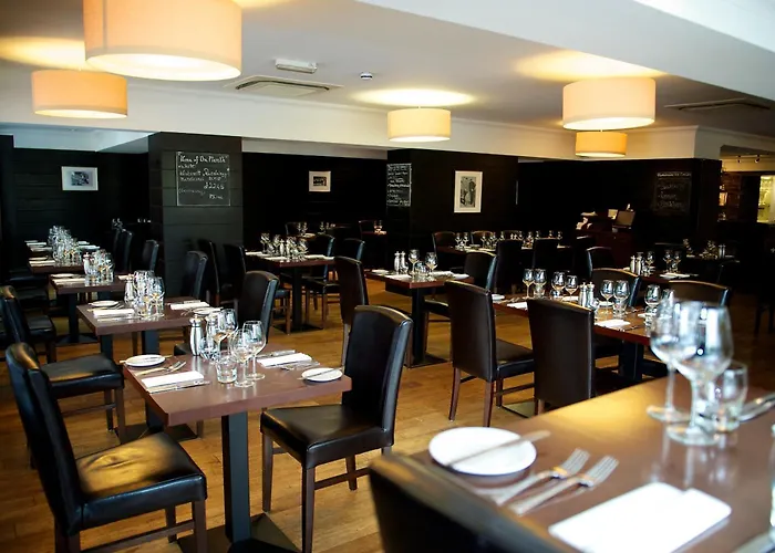 Fort William Hotels