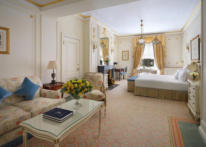 London hotels near Leicester Square Tube