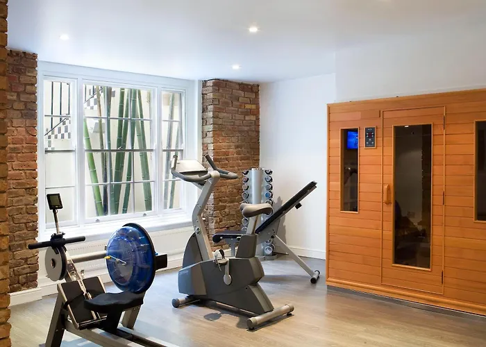 London hotels near Coca-Cola London Eye