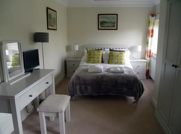 Pinkneys Court Mews Bed & Breakfast Maidenhead