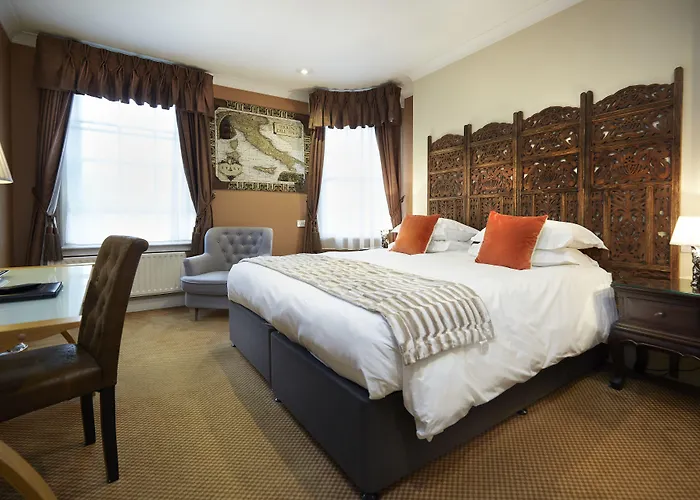 Windsor hotels near Lupton's Tower