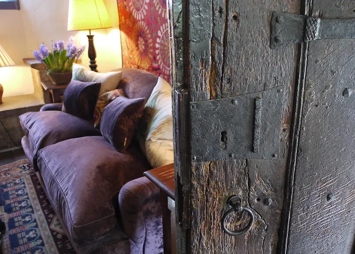 Arundel Hotels