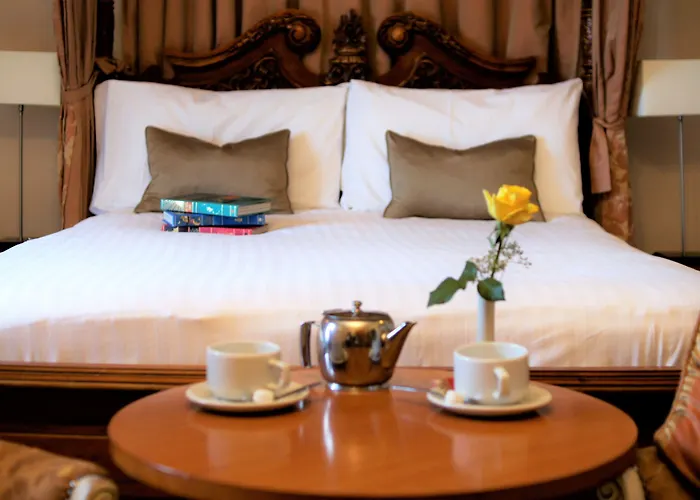 Beaumaris Hotels
