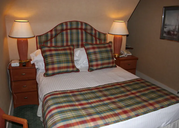 Dinnet Hotels