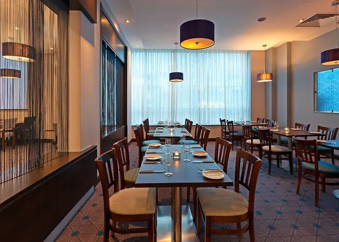 Luton (Devon) Hotels