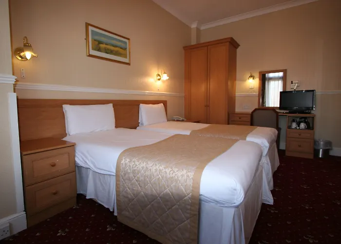 Maidstone hotels near Kent Life