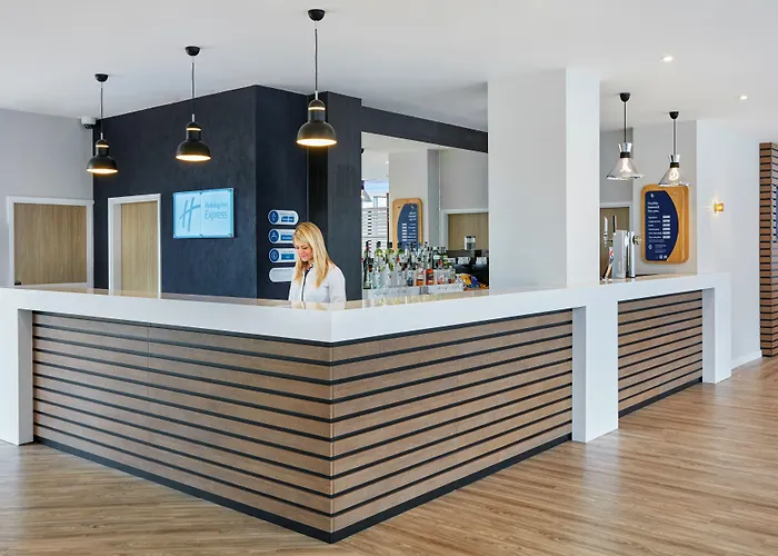 Grimsby Hotels