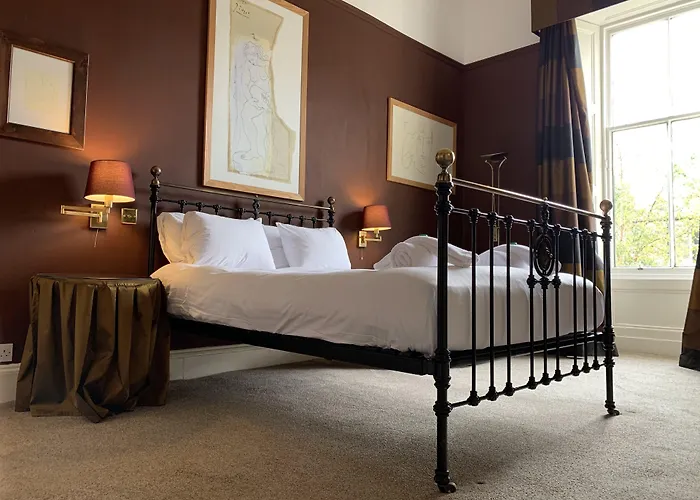 Edinburgh hotels near Edinburgh Castle