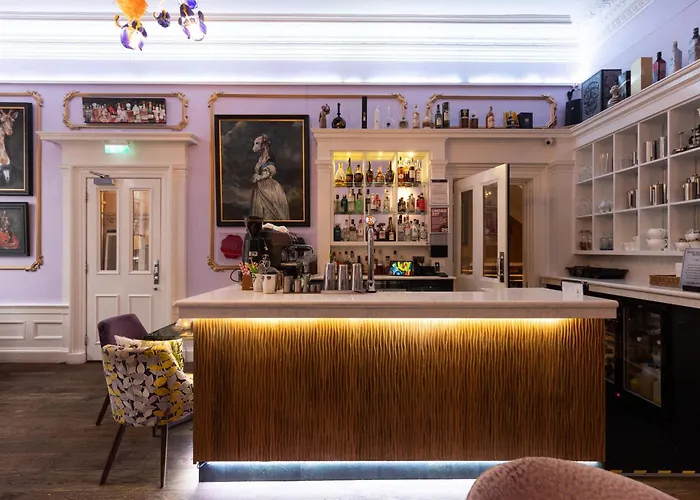 Edinburgh hotels near Palace of Holyroodhouse