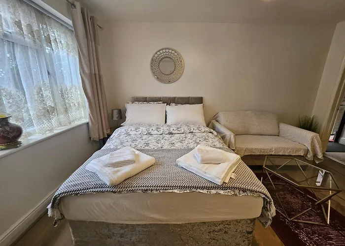 Lovely Studio Flat Reading