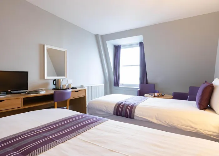 Oban hotels near McCaig's Tower