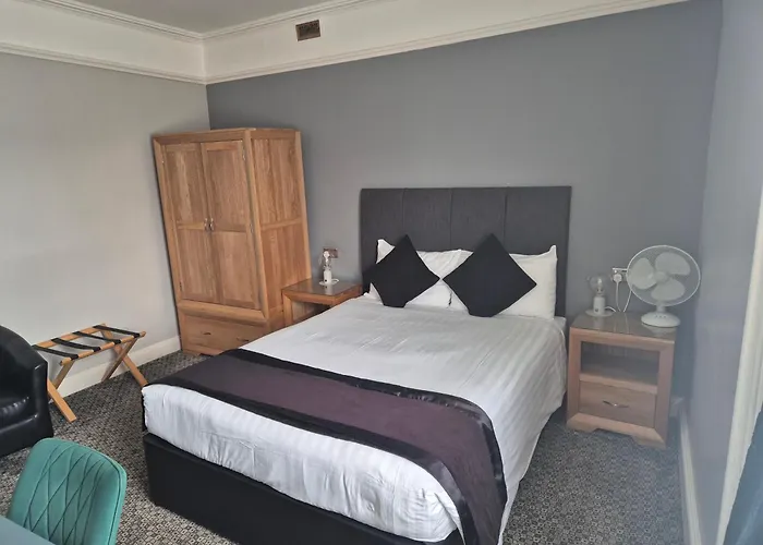 Gwbert Hotels