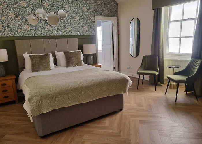 Abbey-Cwmhir Hotels