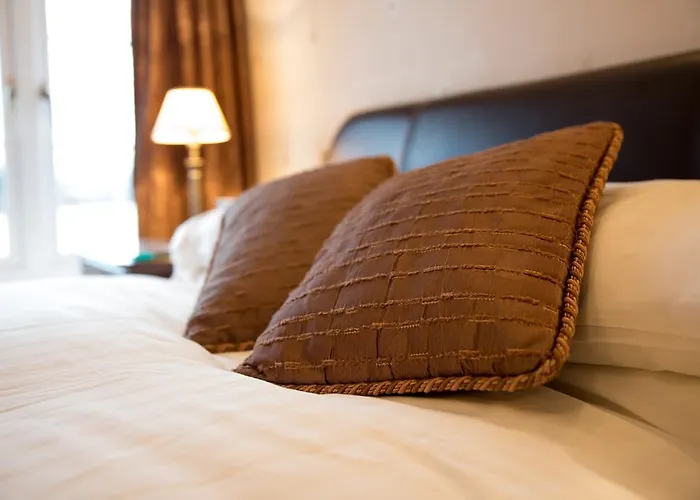Cullompton Hotels