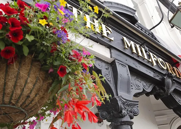 Hounslow hotels near Twickenham Stadium