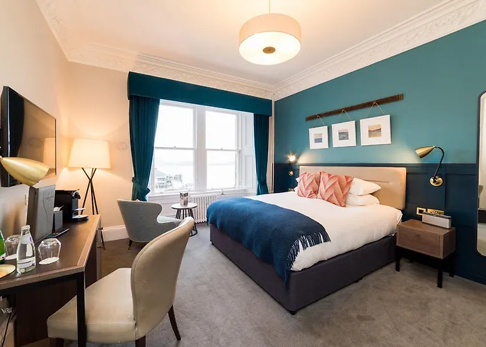 Oban hotels near Oban War and Peace Museum