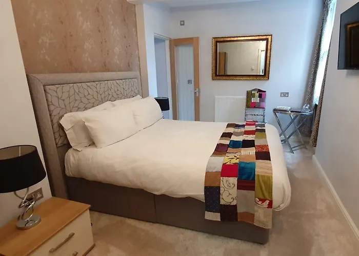 Lincoln hotels near Lincoln Castle